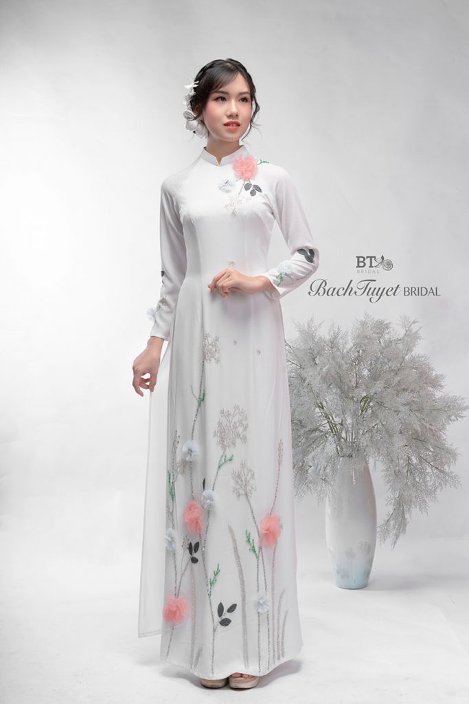 Lựa chọn áo dài dự tiệc theo độ tuổi