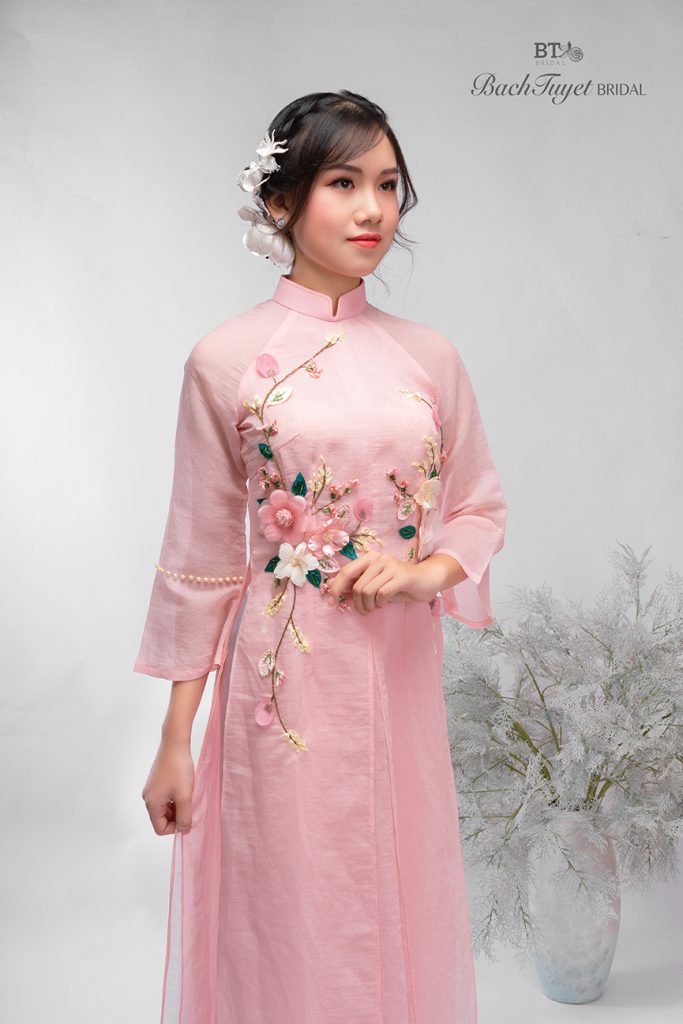 Vẻ đpẹ duyên dáng của những chiếc áo dài dự tiệc