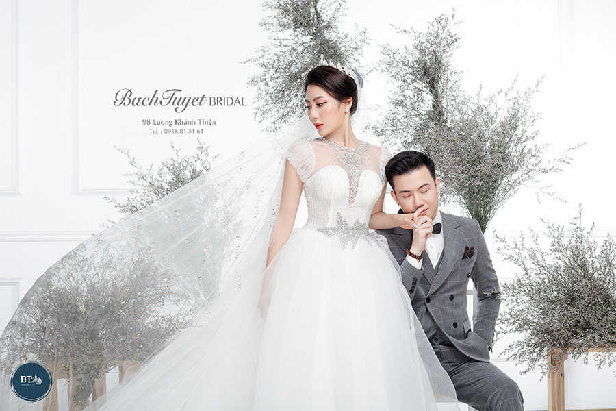 Kiểu chụp ảnh cưới trong Studio