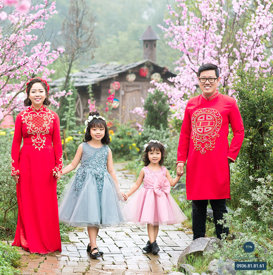 Chuẩn bị trang phục và cách trang điểm