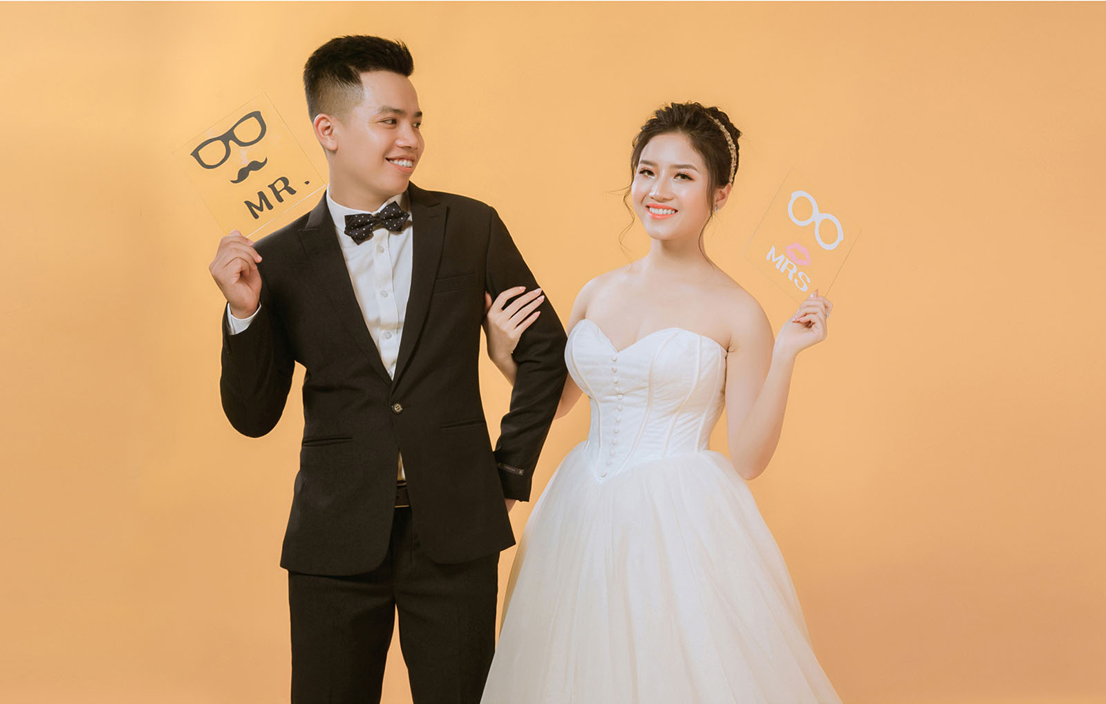 Những bí kíp giúp bạn tiết kiệm chi phí khi chụp ảnh cưới tại studio