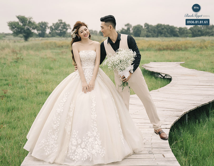 Váy cưới luxury chữ A