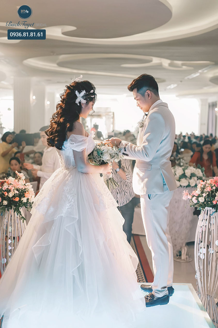 Ảnh chụp nhẫn cưới trong khoảnh khắc quan trọng