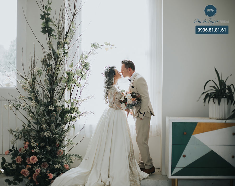 Ảnh cưới chụp phòng trong studio