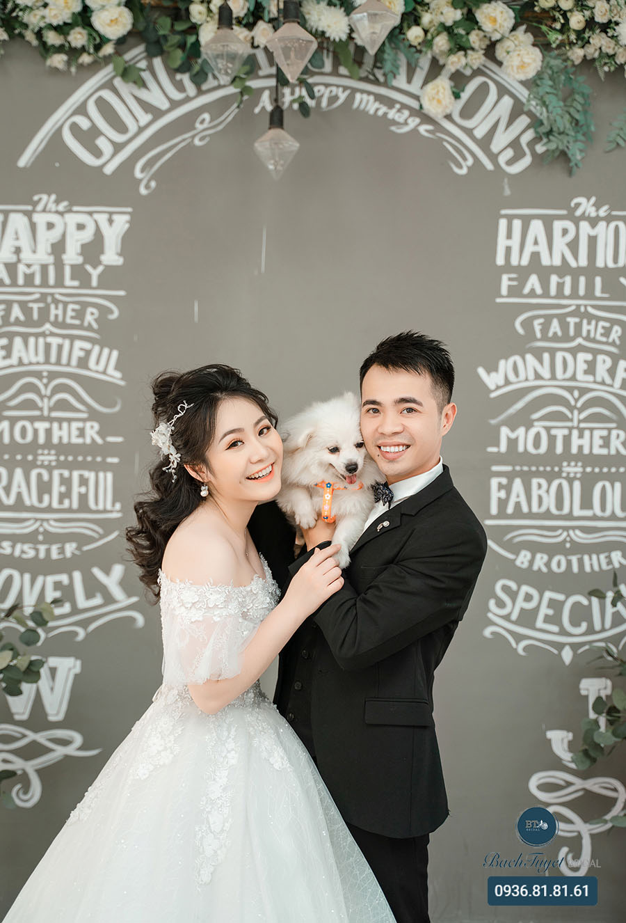 Chụp ảnh cưới trong studio cùng thú cưng