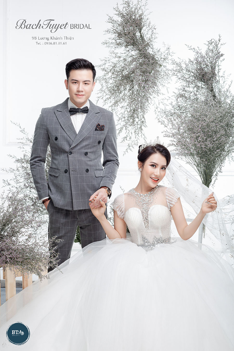 Vest phù hợp với phông chụp ảnh cưới