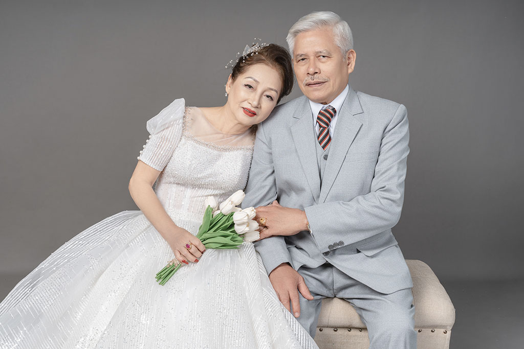 Album ảnh kỷ niệm ngày cưới