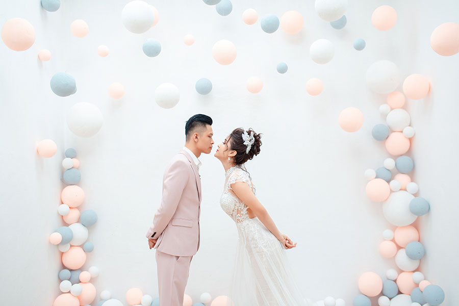 Cô dâu vẫn xinh đẹp khi chụp ảnh cưới đơn giản trong studio