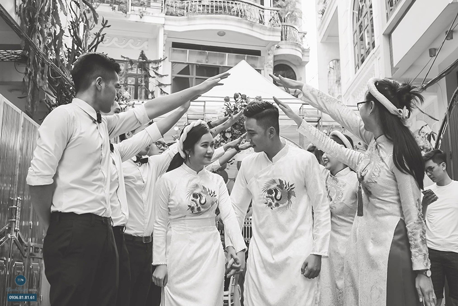 Chụp hình đám hỏi kiểu phóng sự cưới