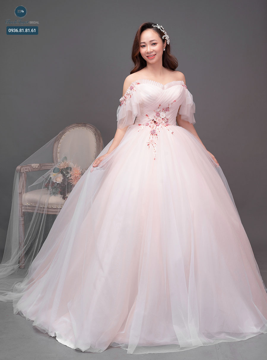 Váy cưới công chúa xòe bồng