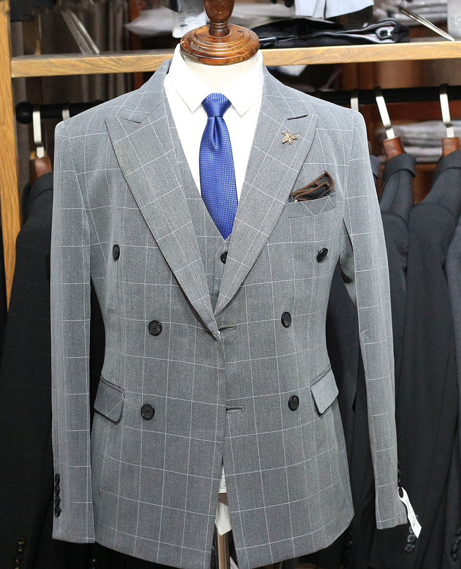 Vest cưới tông trầm