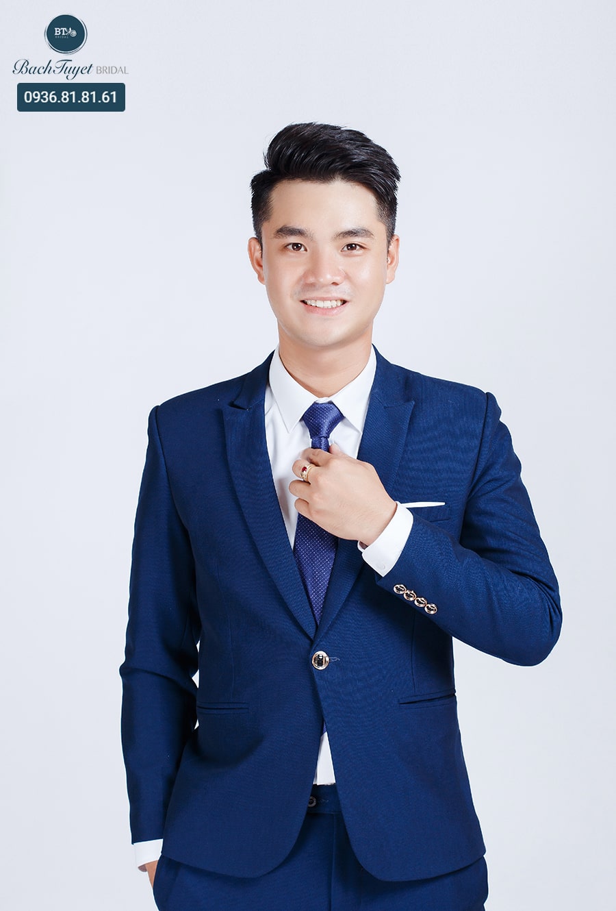 chụp ảnh cưới mặc vest màu gì vest xanh coban thời thượng