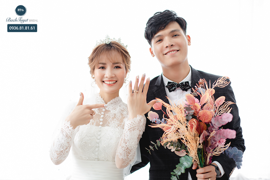 cách cười đẹp khi chụp ảnh cưới 02