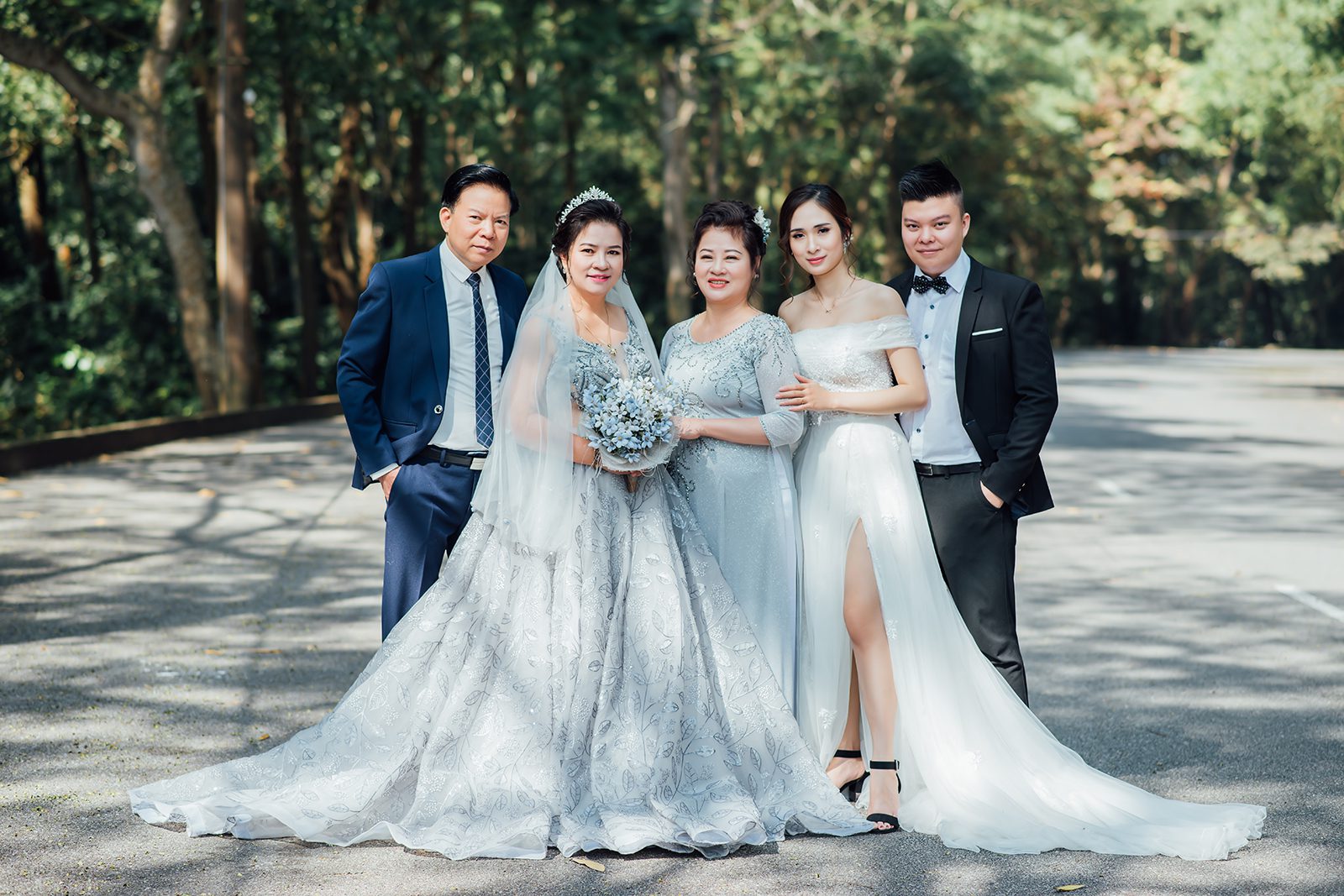 Chụp ảnh gia đình ngoại cảnh cần lưu ý những gì? Bí quyết để có bộ ảnh gia đình đẹp