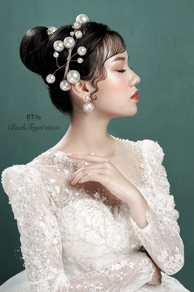 Cách đánh khối khi trang điểm cho cô dâu mặt tròn