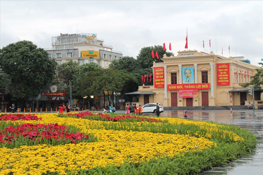 Nhà hát lớn Thành phố - địa điểm chụp ảnh gia đình đẹp tại Hải Phòng 
