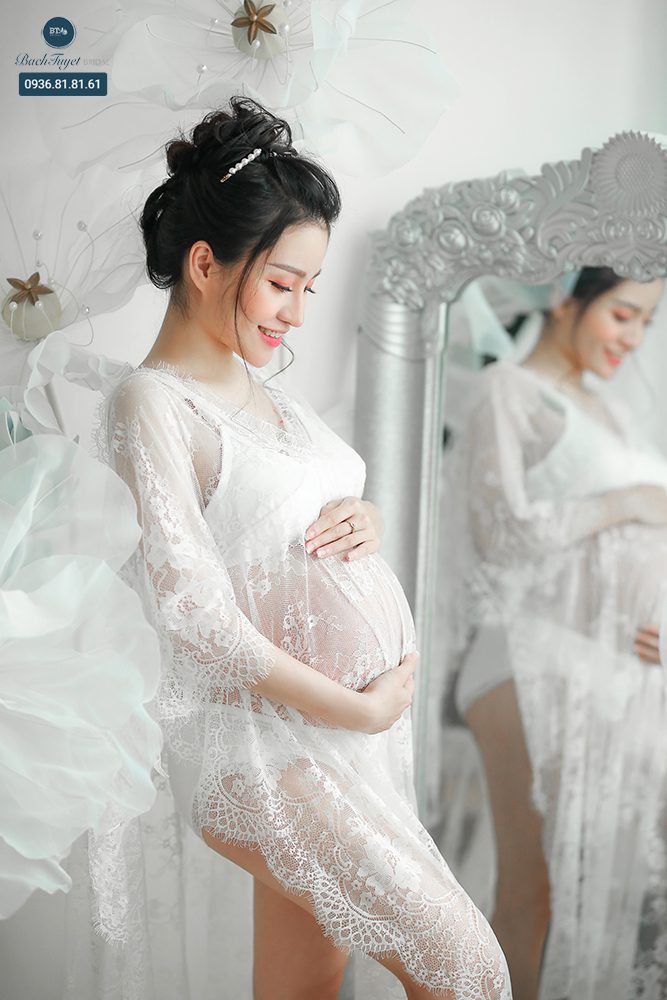 Chọn đồ chụp hình bầu đơn sắc hoặc trang phục cùng tone