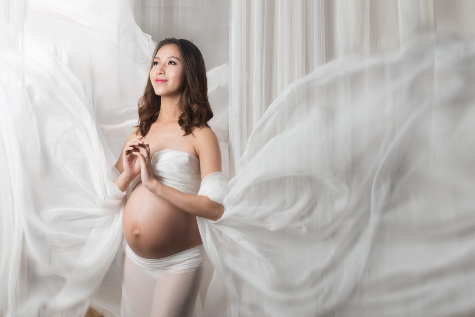 Phụ kiện chụp ảnh bầu không thể thiếu cho mẹ bầu