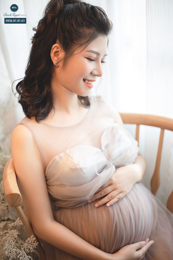 Trang phục chụp ảnh bầu tại nhà