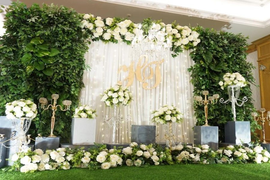 Trang trí tiệc cưới theo phong cách hiện đại