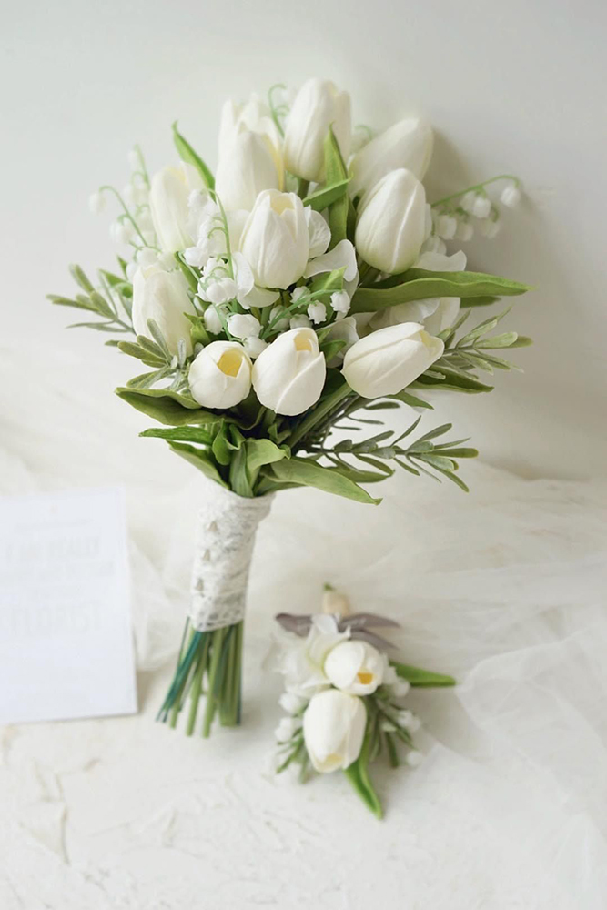 hoa tulip cầm tay