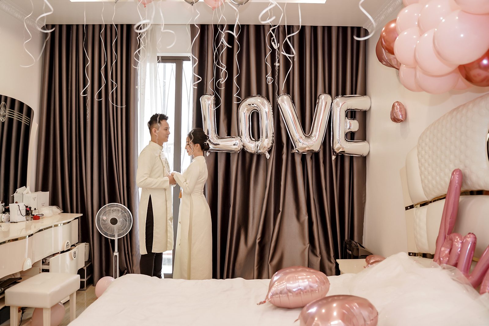 Toplist các phụ kiện trang trí phòng cưới đẹp mắt, đơn giản