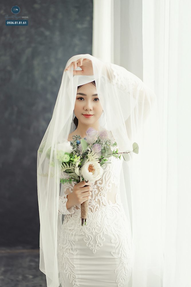chọn hoa cưới cầm tay thế nào cho phù hợp với váy cưới