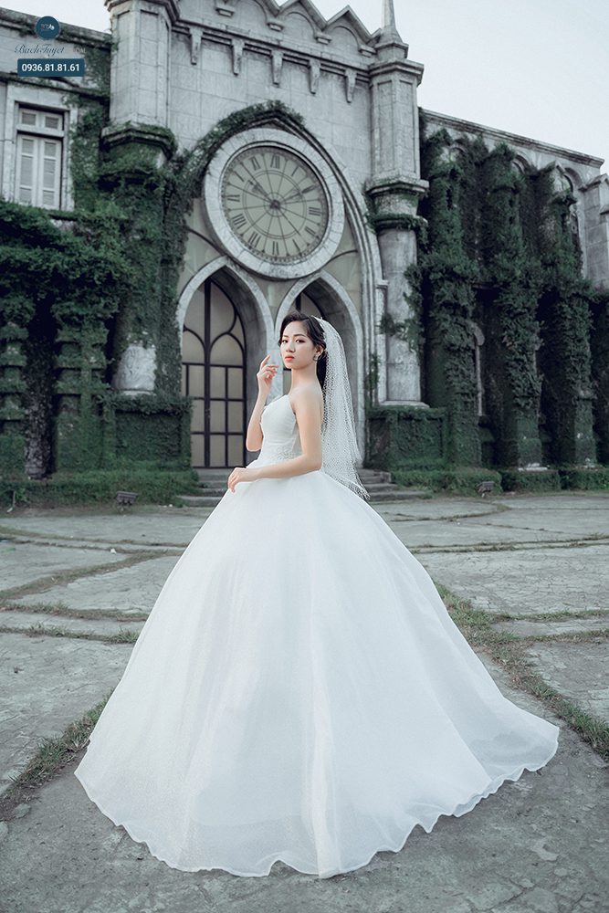 chọn váy cưới cho cô dâu có vóc dáng nhỏ nhắn