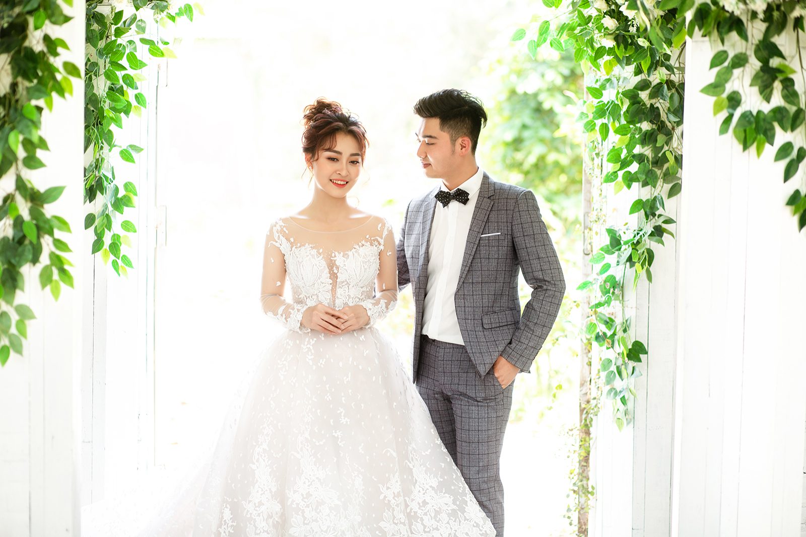 Cách chọn vest cưới chuẩn đẹp, sang trọng nhất năm 2022
