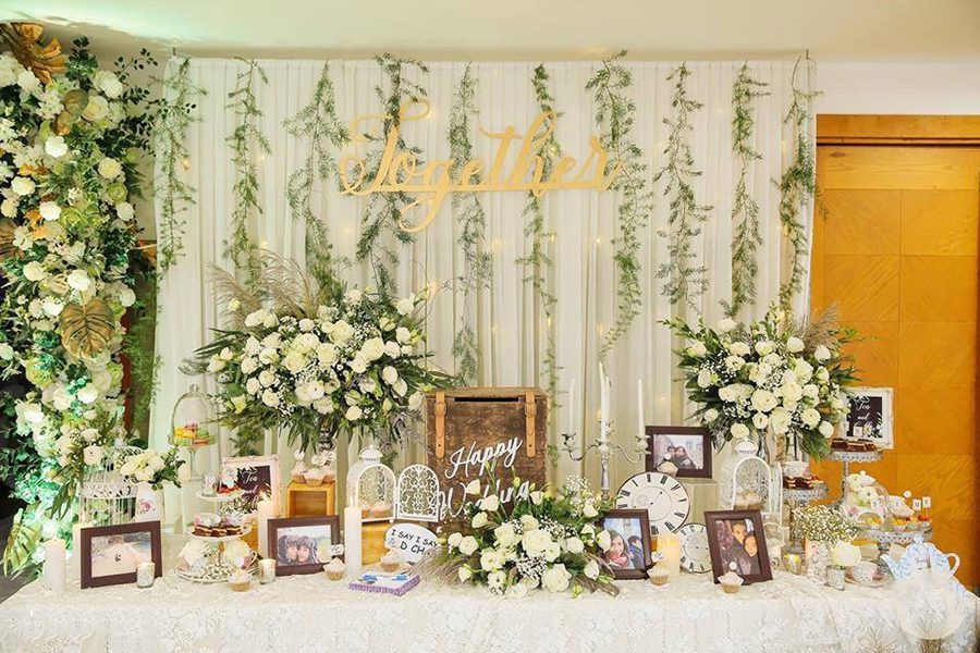 ý nghĩa của việc trang trí hoa để bàn đám cưới
