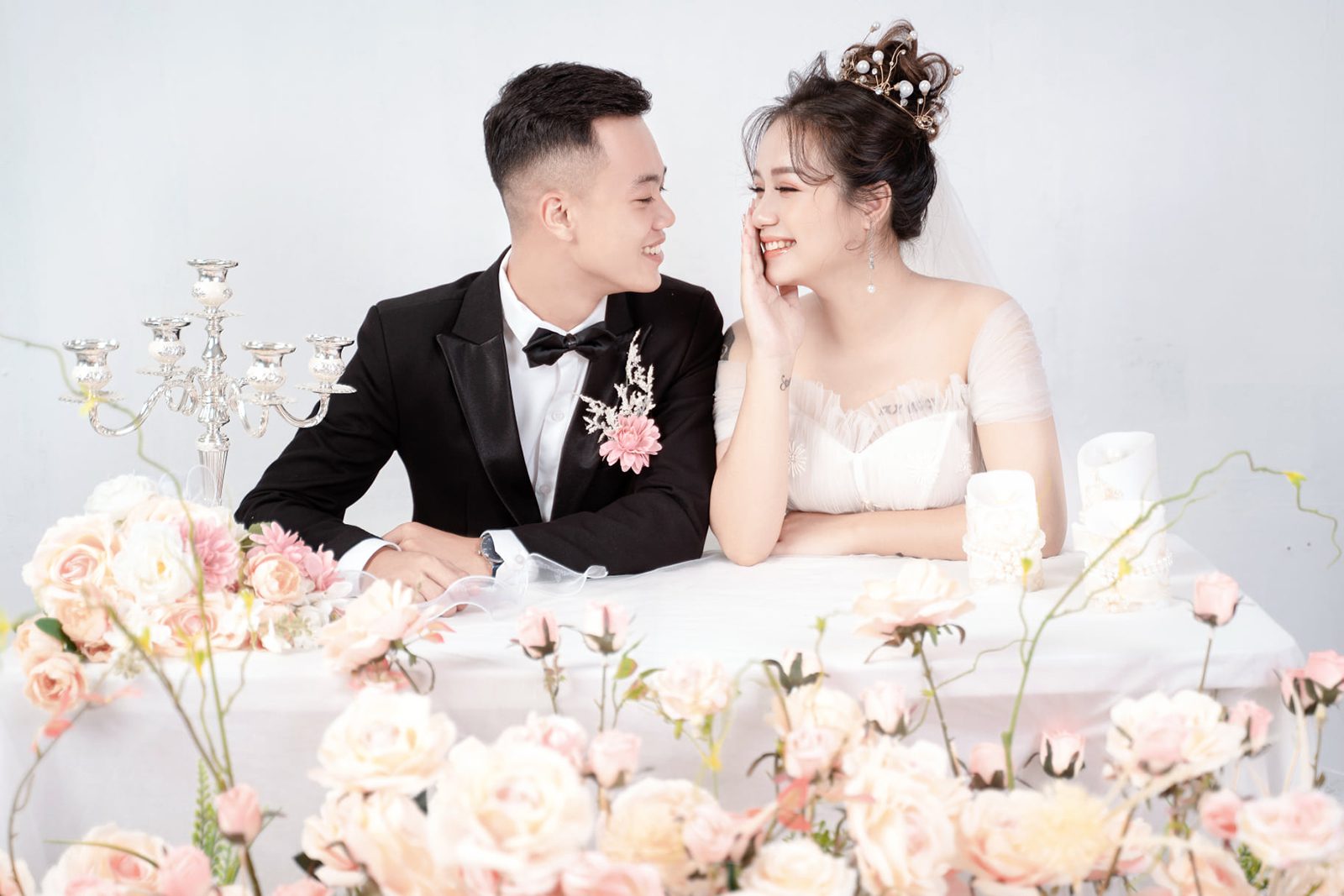 Chia sẻ kinh nghiệm chụp ảnh cưới tiết kiệm cho cặp đôi bận rộn