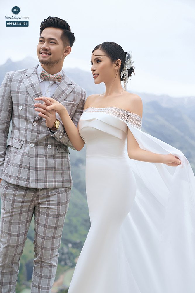 Váy cưới đuôi cá đơn giản