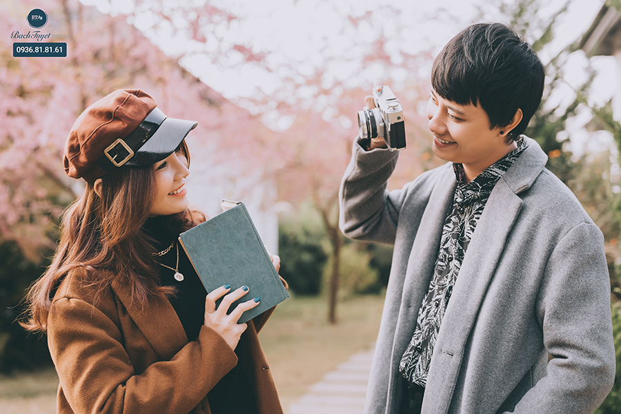 Chụp ảnh cưới mùa đông với áo khoác dạ