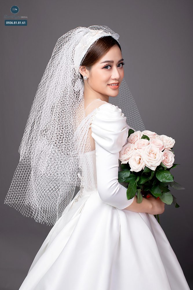 Kiểu make up tone cam Tây