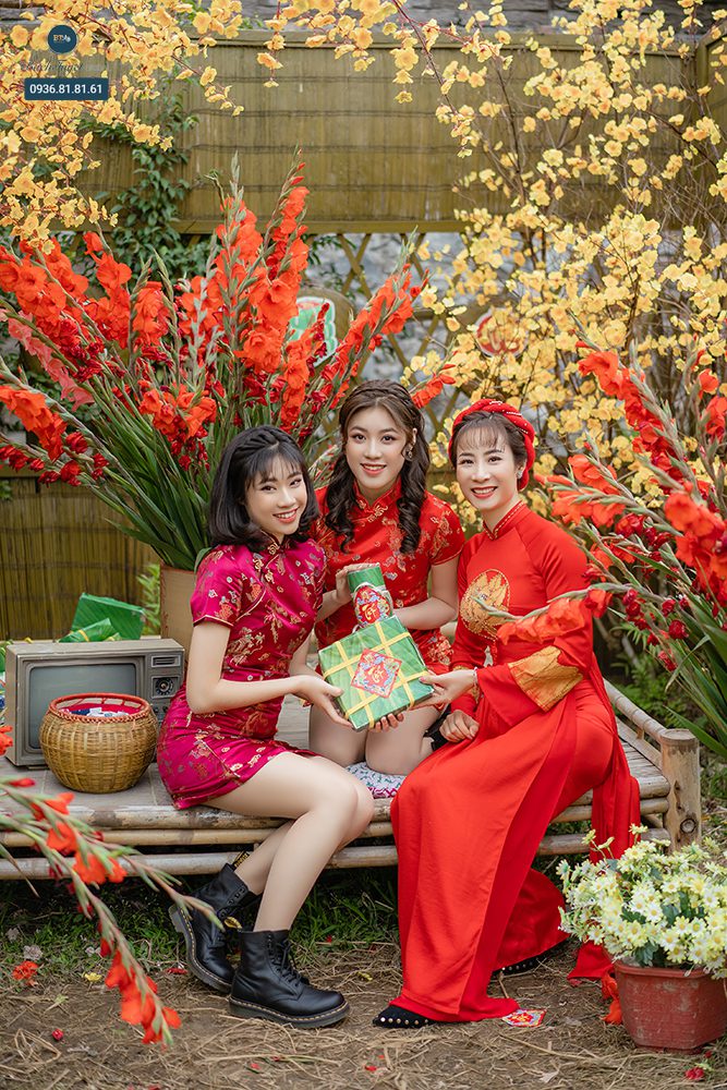 Thuê áo dài Tết với chi phí hợp lý