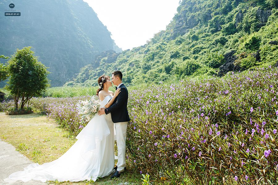 Chụp ảnh cưới mùa xuân lãng mạn, đầy tươi mới
