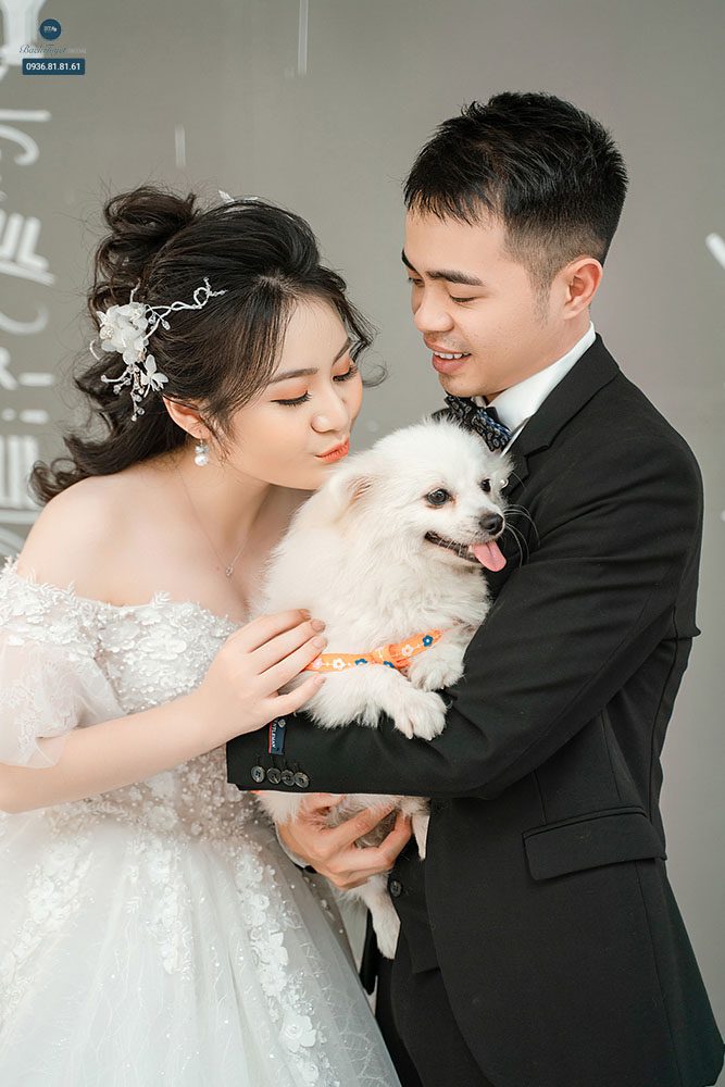 Chụp ảnh cưới với thú cưng