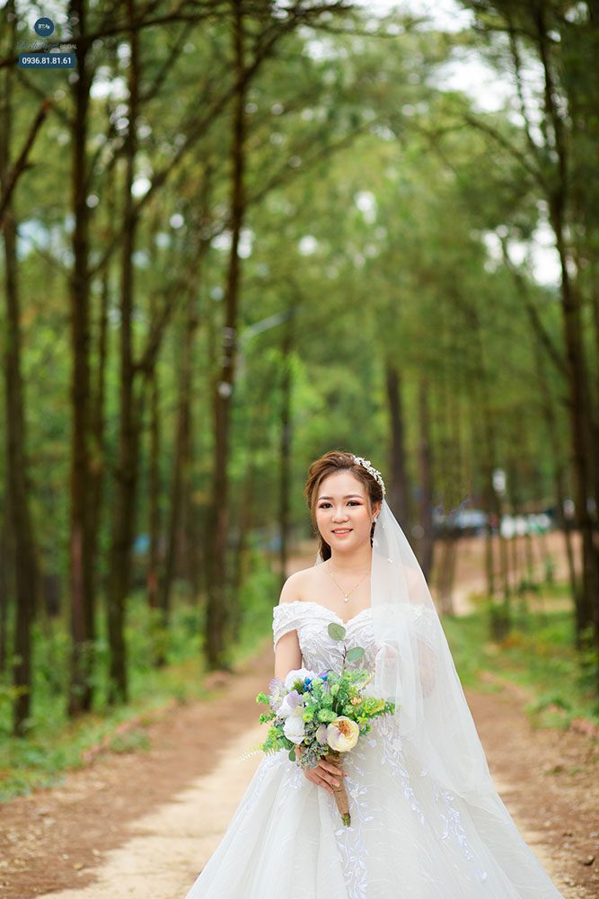 Trang điểm cô dâu tone tự nhiên 