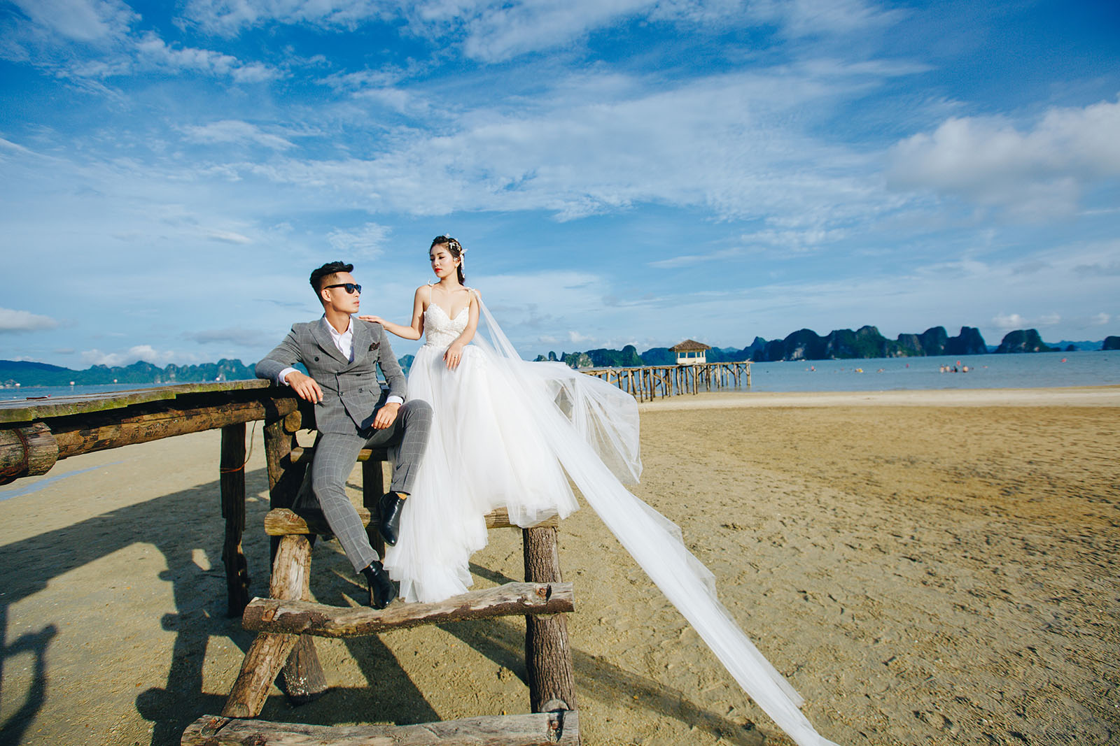 Nên chụp ảnh cưới ngoại cảnh hay phim trường? Lựa chọn nào là đúng đắn cho cặp đôi?