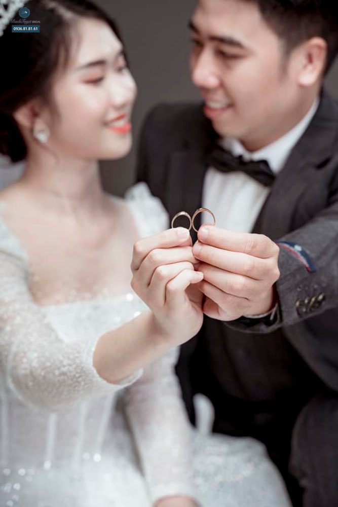 chụp ảnh cưới phông trơn có tính thẩm mỹ cao 