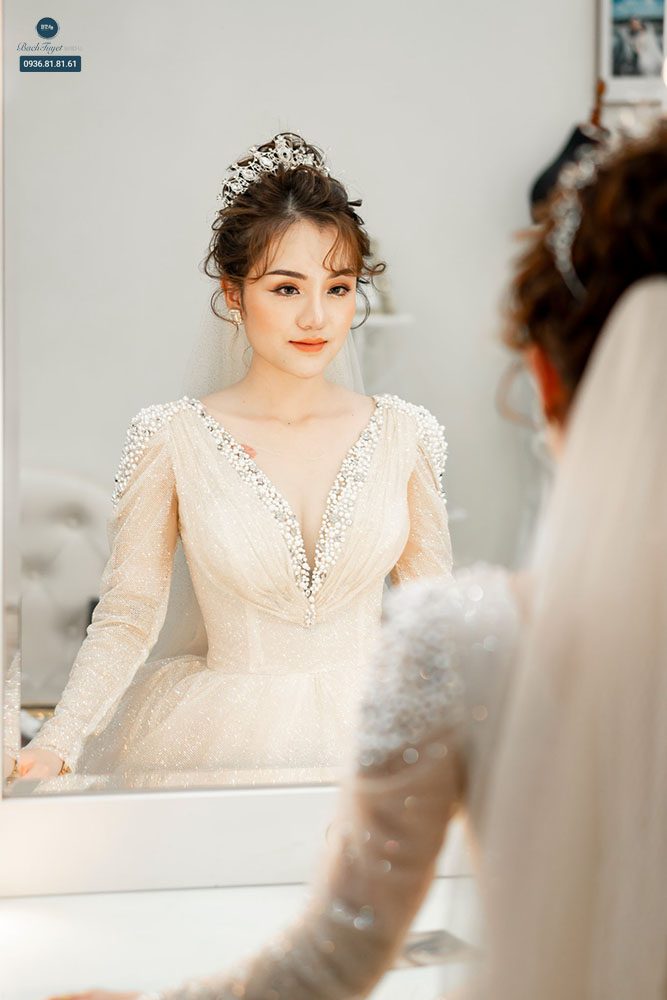 thời gian đi thử váy cưới 