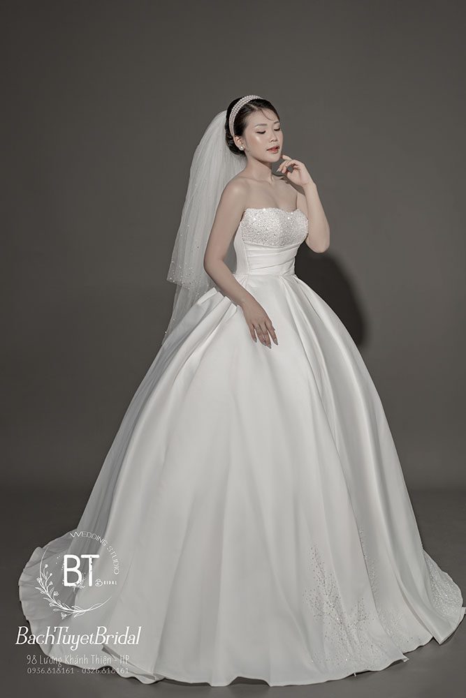 váy cưới satin cúp ngực 
