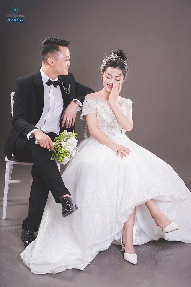 Chọn giày cưới được làm từ chất liệu quá cứng 