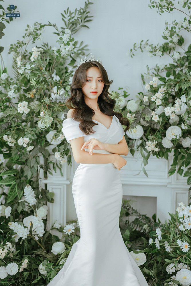 Váy cưới phi trơn dáng đuôi cá