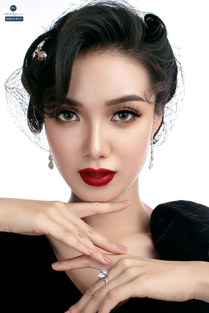 Đánh son tone màu cổ điển