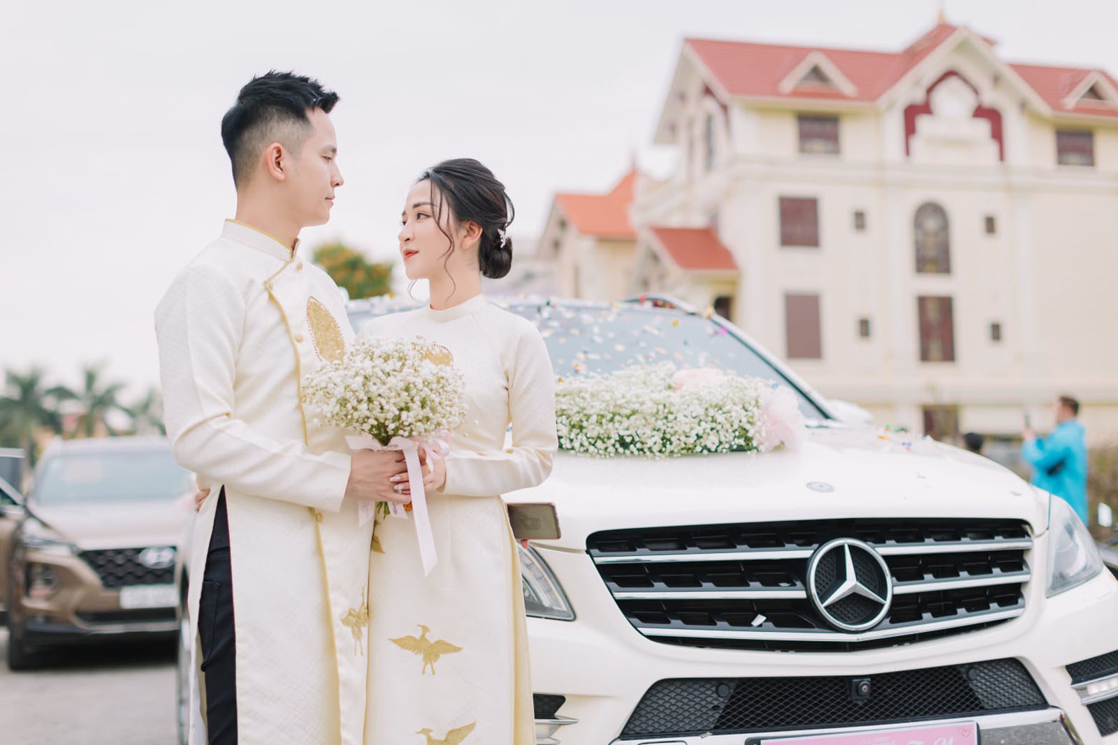 Top 6 chất liệu vải may áo dài cưới đẹp và được ưa chuộng nhất