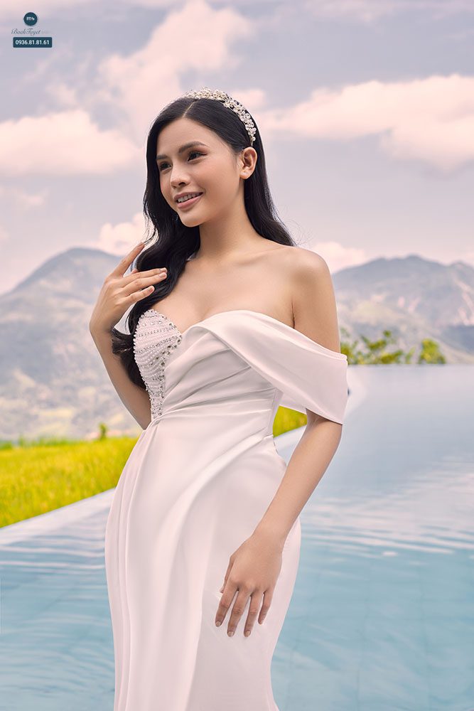 Váy cưới mùa hè dáng trễ vai 