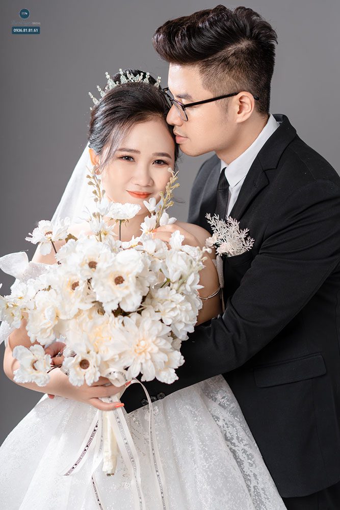 Chất liệu hoa cài áo chú rể 