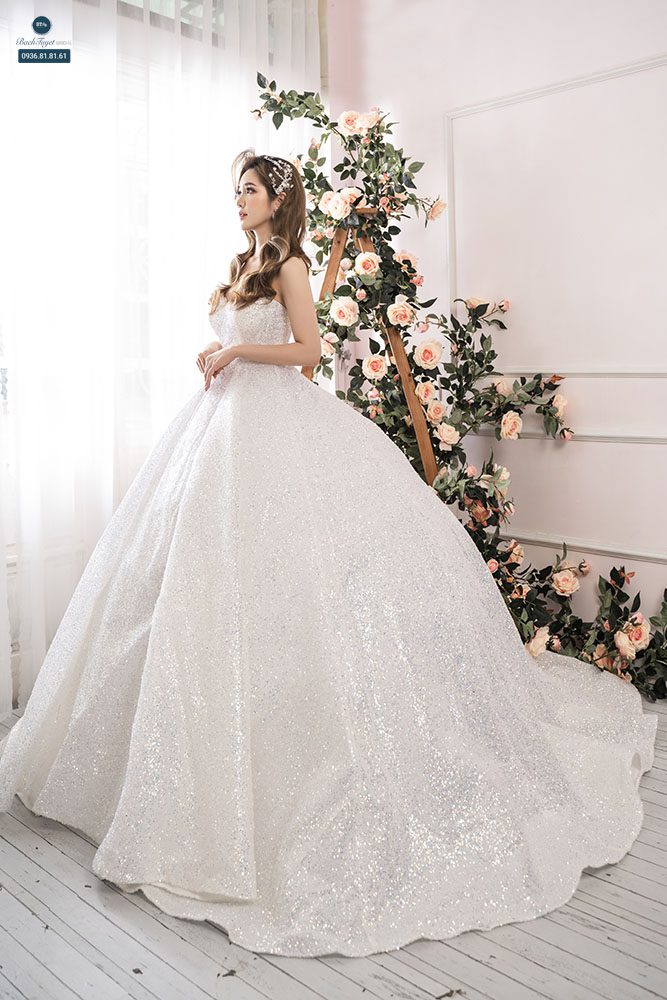 Váy cưới cúp ngực công chúa