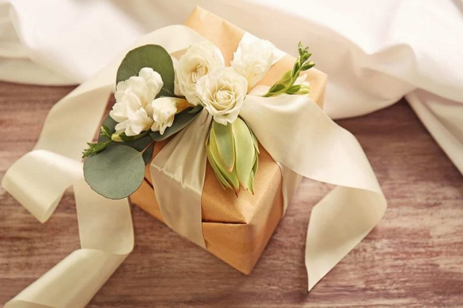 Quà đáp lễ ngày cưới là gì?